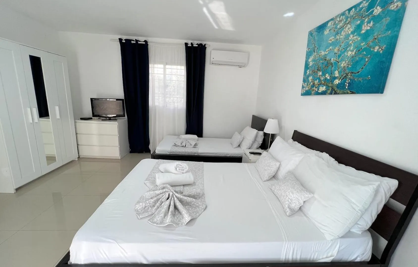 Serenara Studios Playa Los Corales بونتا كانا فندق