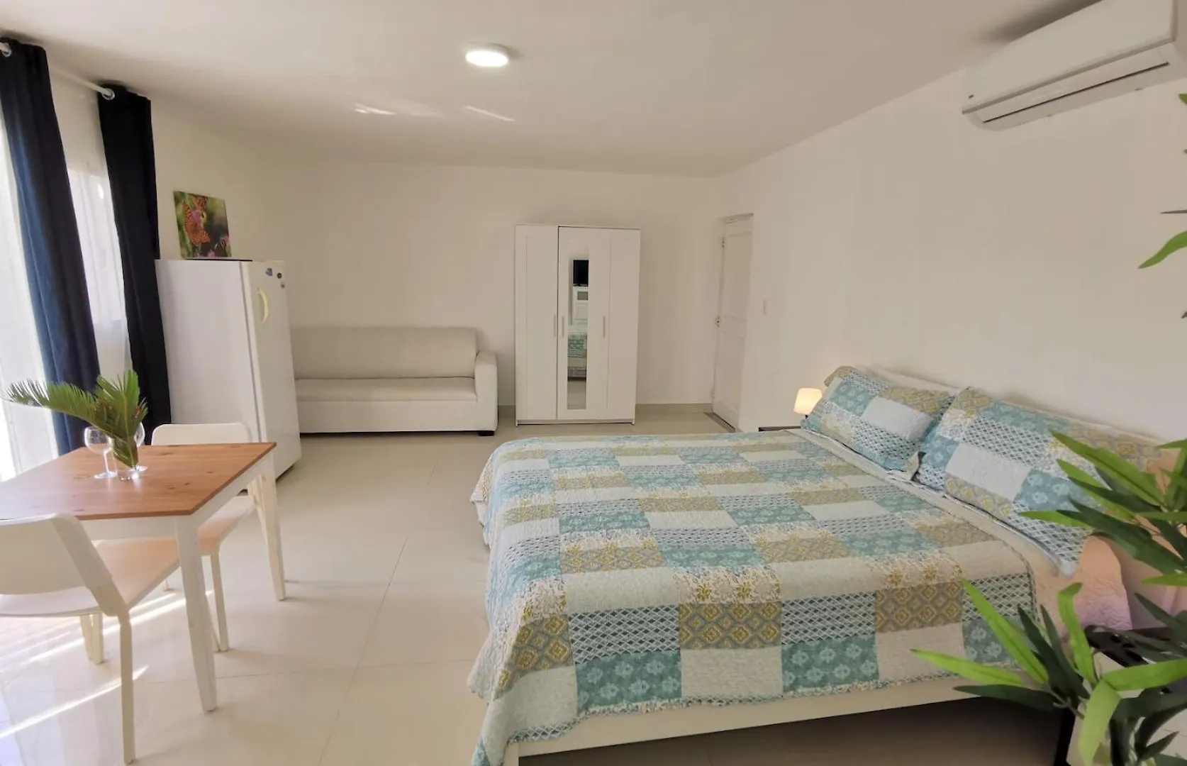 Serenara Studios Playa Los Corales بونتا كانا فندق